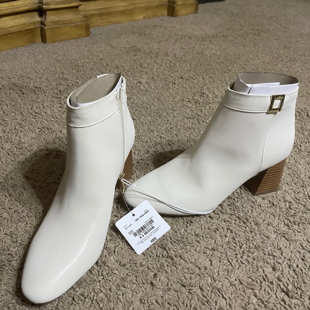 Liz Claiborne booties
